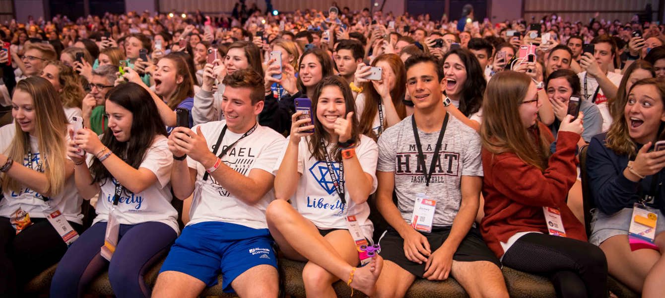 5bff67635392e763efbba777_BBYO_KANDEL-311