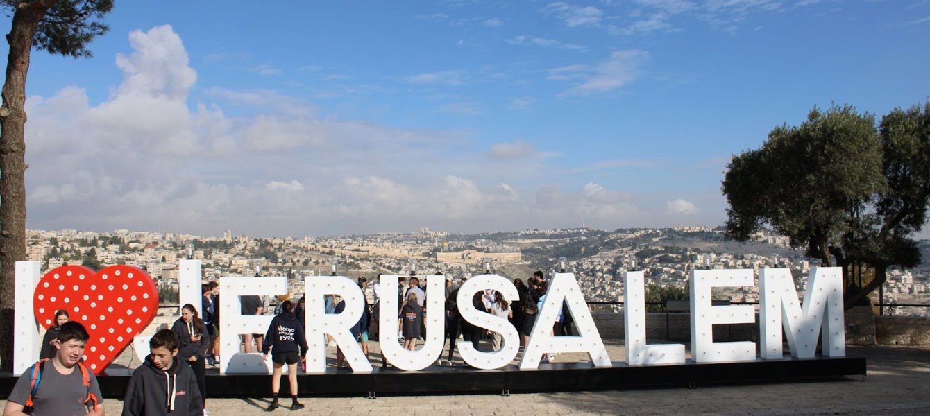 667eff46d75581aaa5f3e04b_רובי