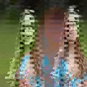 5dcf084cea4ae81cf8a59757_לורן כץ