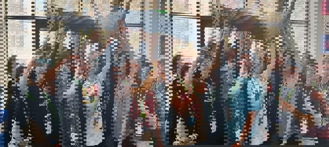 6843105ec1bb9f496a1b748e_R5810188