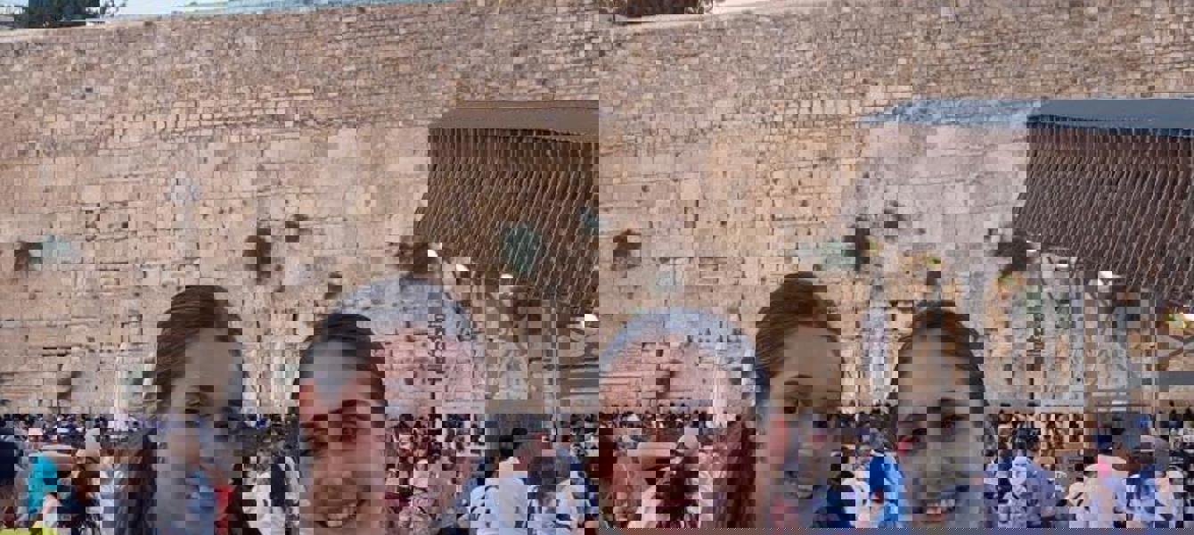 67f543dd5d4275538b7457e8_Article Photo