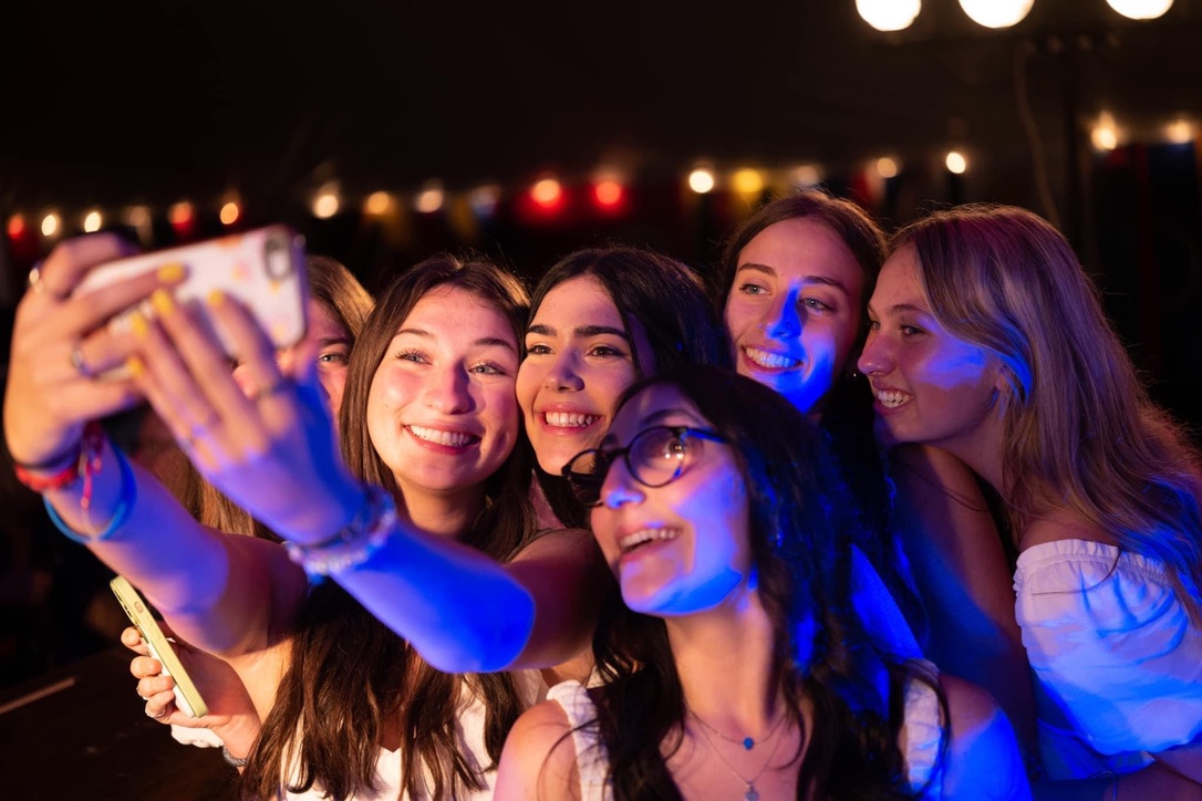 647ce1ab764a65148011e283_Courtney Saxe