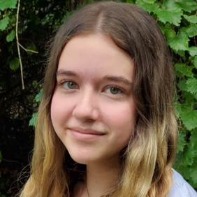 601adf5a5b94a639878ef6de_headshot (2)